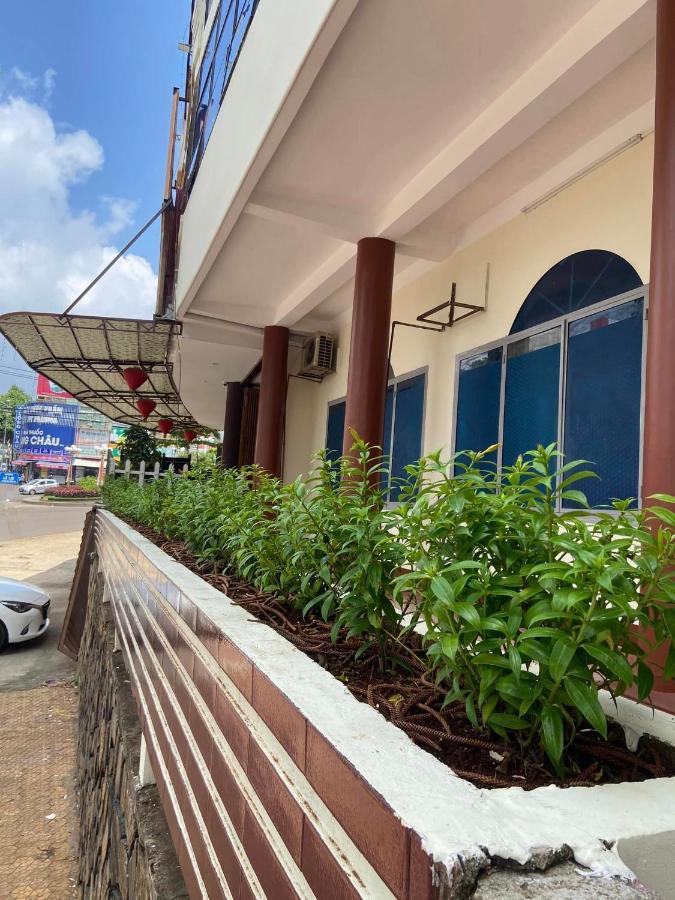 Hung Vuong Hotel Pleiku Extérieur photo