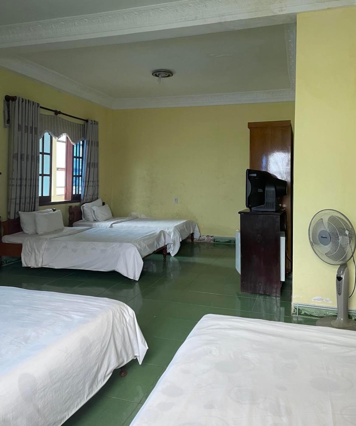 Hung Vuong Hotel Pleiku Extérieur photo