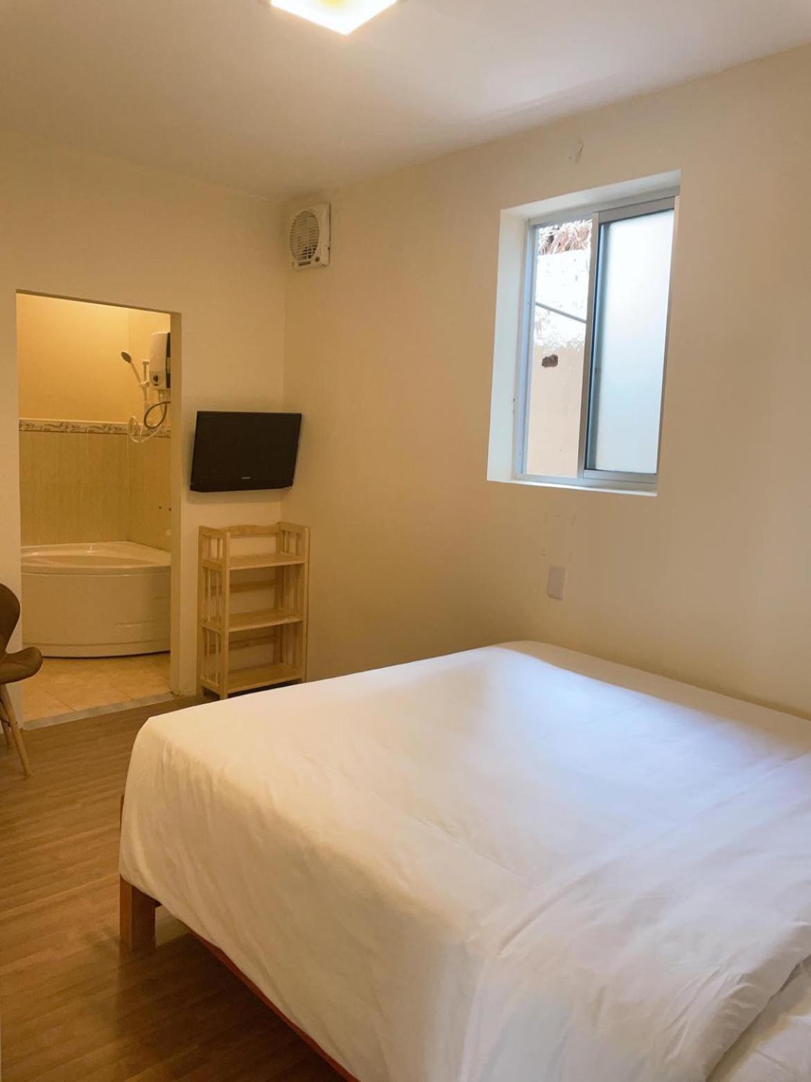 Hung Vuong Hotel Pleiku Extérieur photo