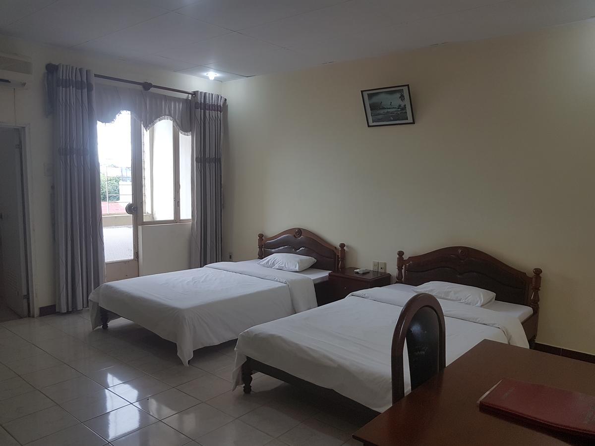 Hung Vuong Hotel Pleiku Extérieur photo