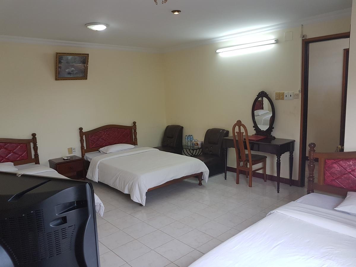 Hung Vuong Hotel Pleiku Extérieur photo