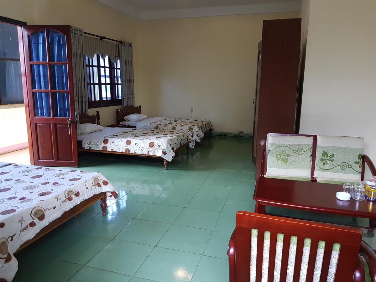 Hung Vuong Hotel Pleiku Extérieur photo