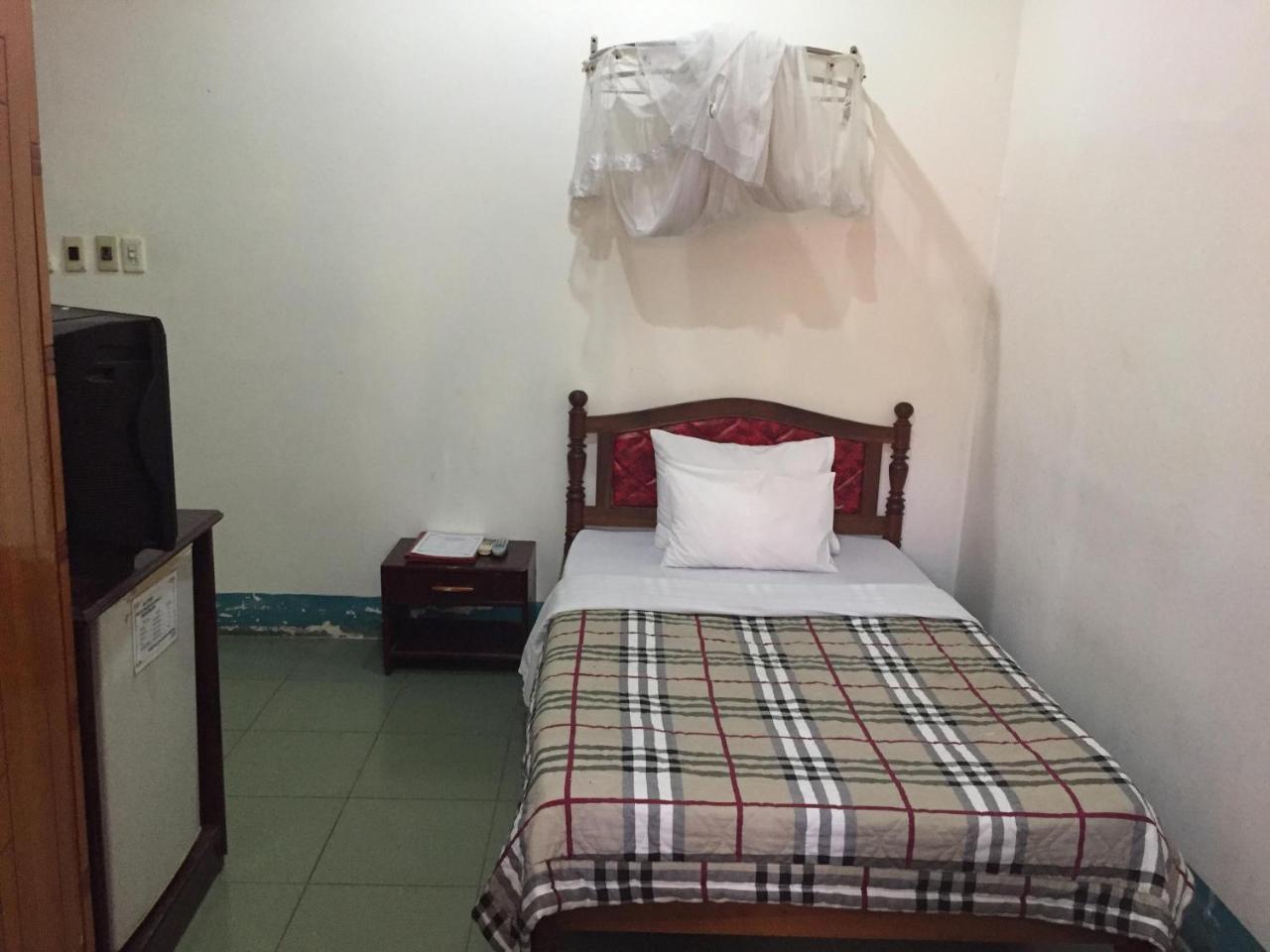 Hung Vuong Hotel Pleiku Extérieur photo